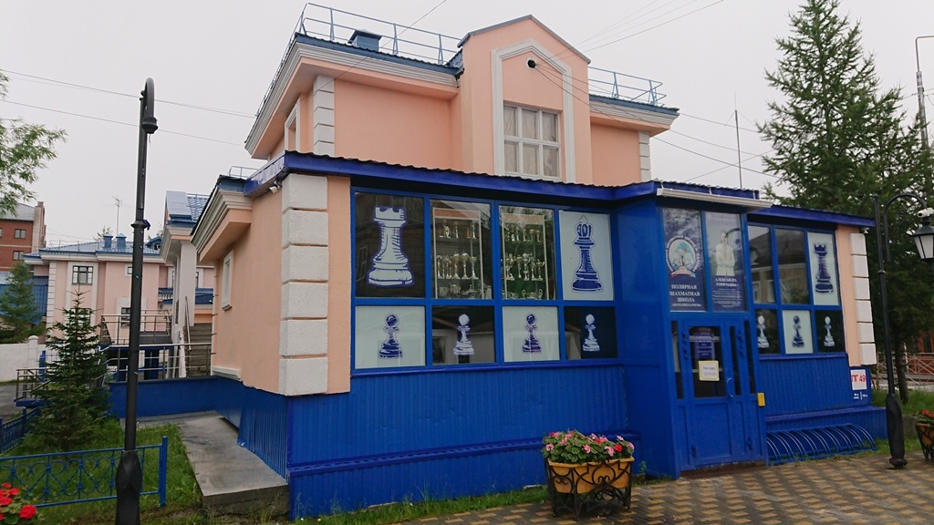 scale_1200