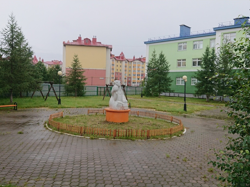scale_1200