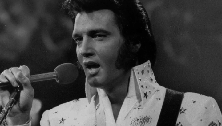 Элвис Пресли.