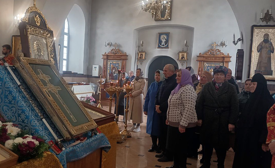     В Копыль был принесен Крест преподобной Евфросинии Полоцкой