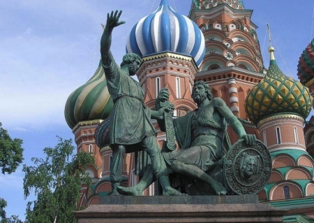    К празднованию Дня народного единства должны присоединиться север, юг и восток Украины, включая Киев