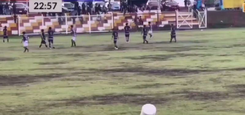    За пару секунд до удара молнии. Скриншот: https://t.me/lentadnya