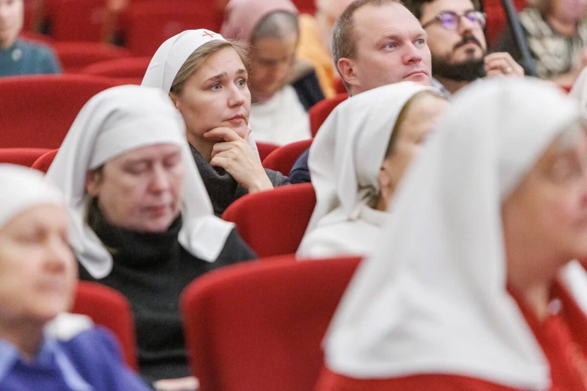    Княгиня Ольга — сестра милосердия.