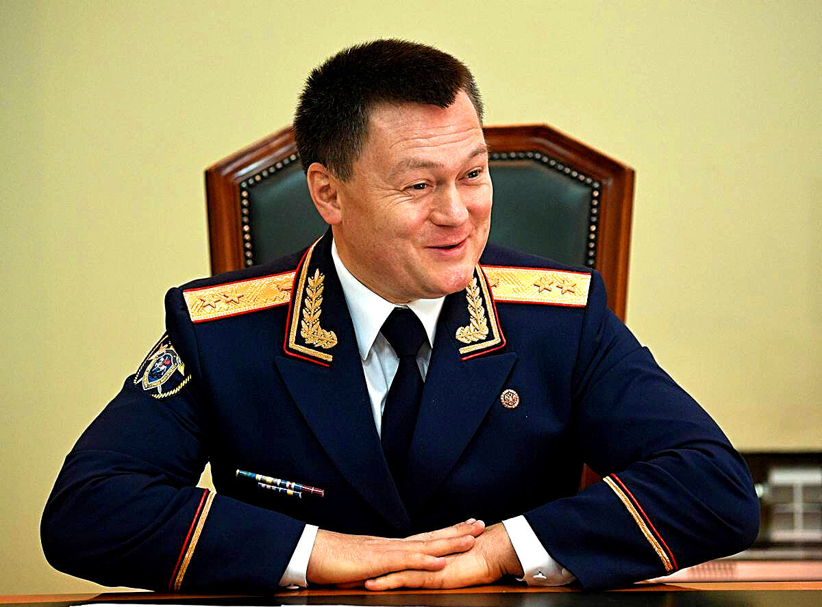 закон как дышло куда поверну туда и вышло