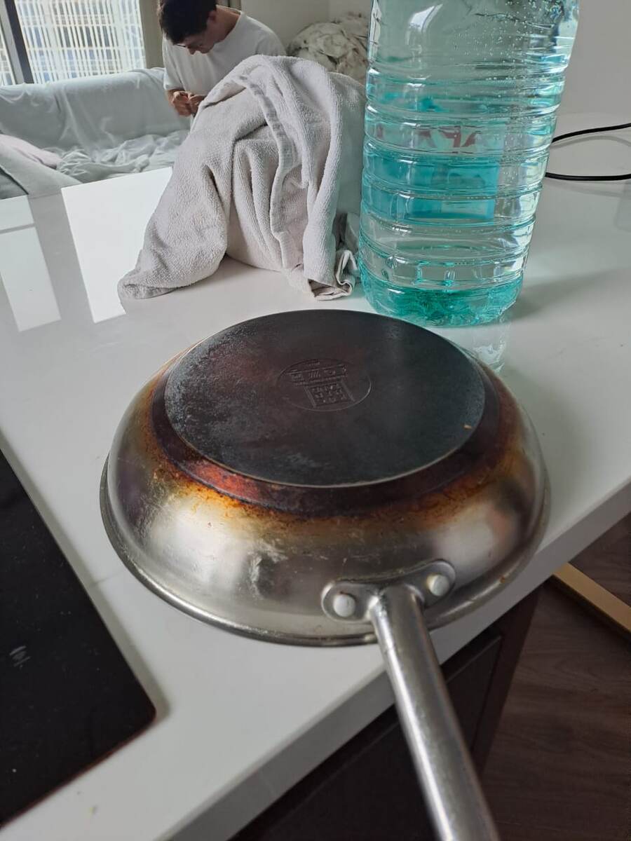 Без специальных знаний такое загрязнение отчистить сложно