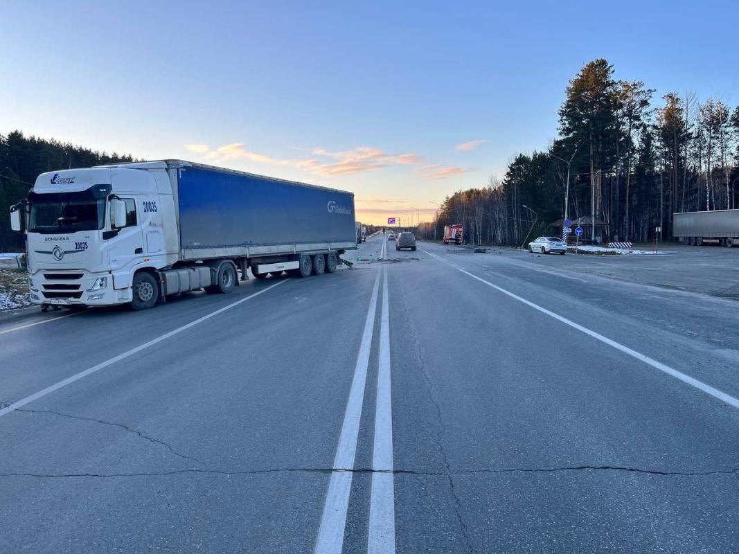    На трассе Тюмень- Ханты-Мансийск погиб человек