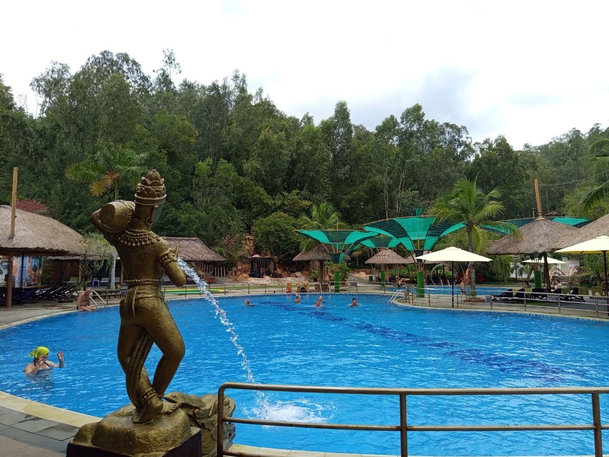 Горячие источники Тха Ба, листайте!