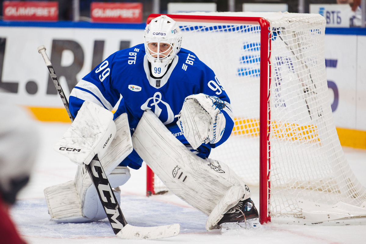 Максим Моторыгин провёл в октябре 3 сухих матча. Фото: ХК "Динамо" Москва