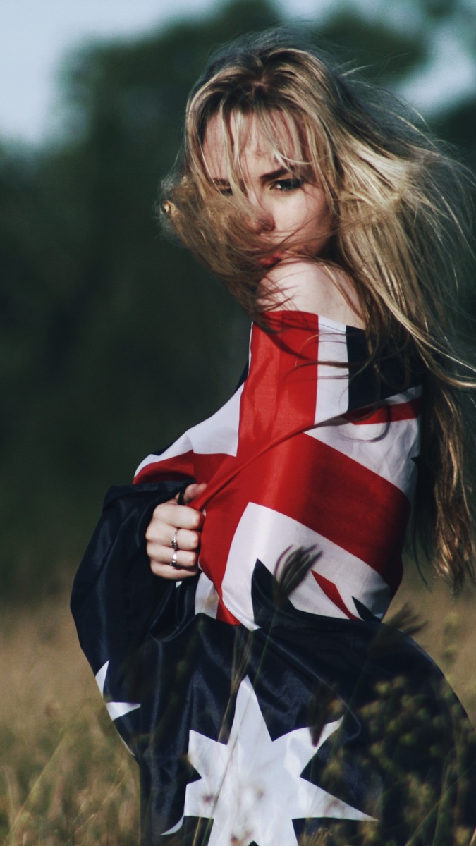 Эта британочка хочет, чтобы ты активнее поддерживал автора донатами и чаевыми.