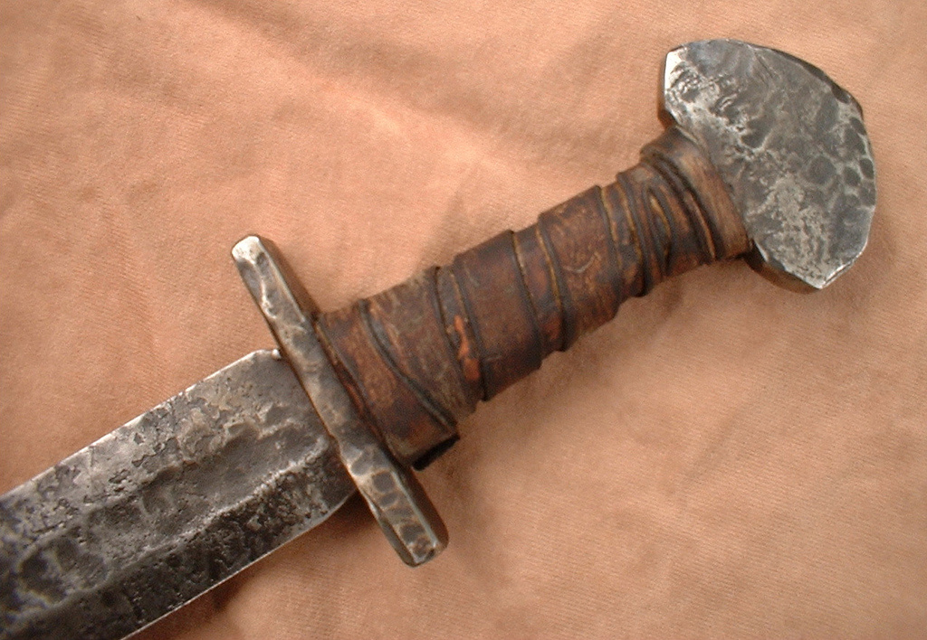 Предположительно так должен был выглядеть меч змееборца