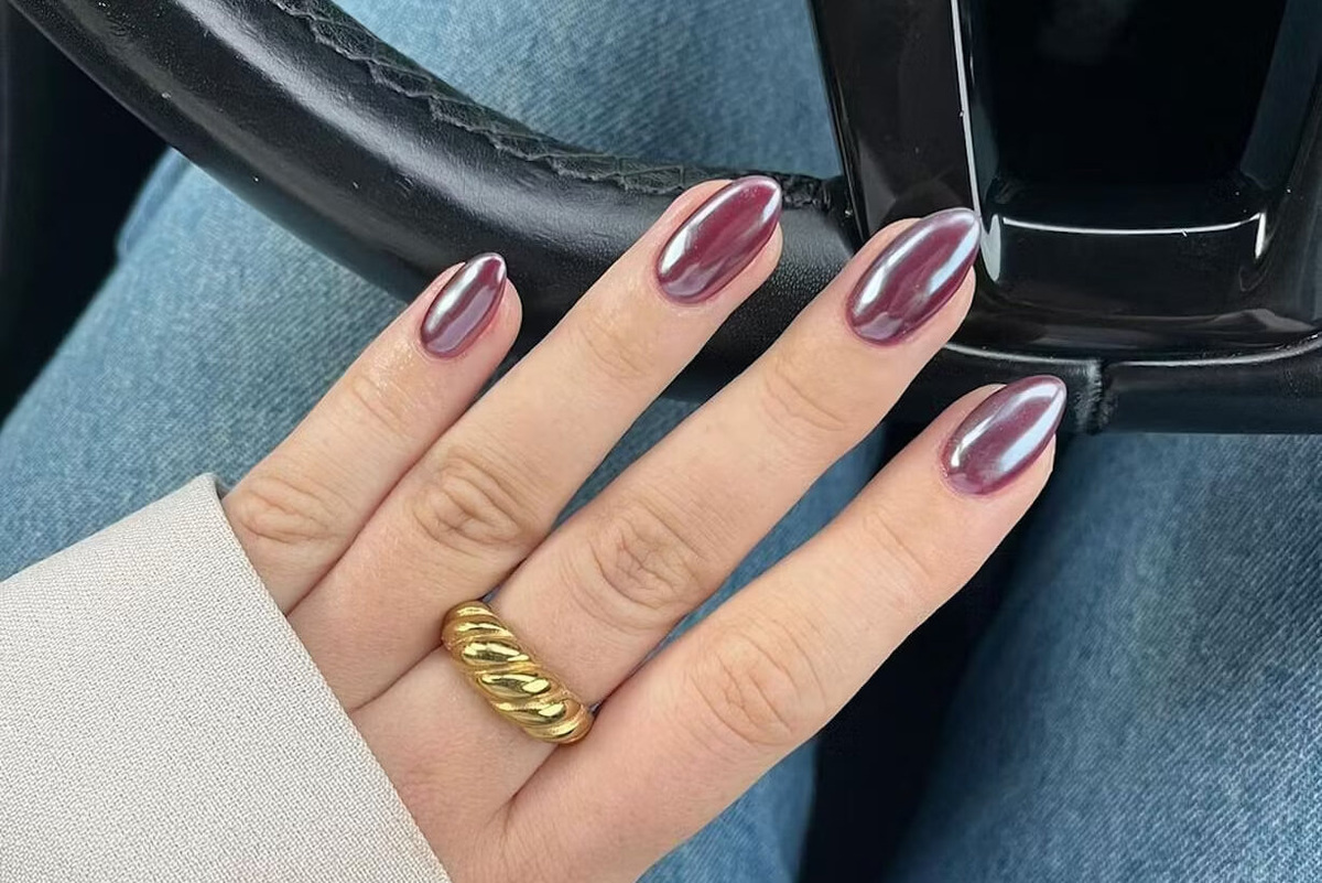     В моде «угрюмые» оттенки: какой маникюр делать зимой