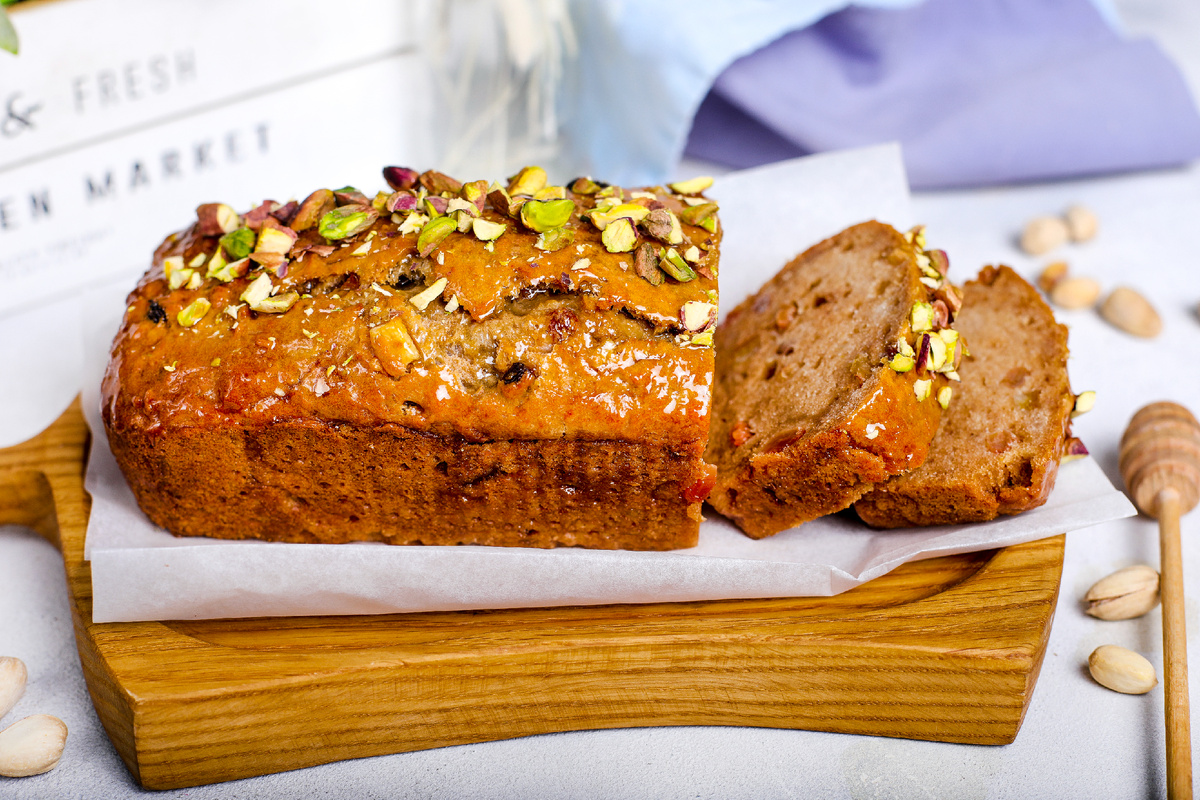  Постная яблочная коврижка с орехами и сухофруктами