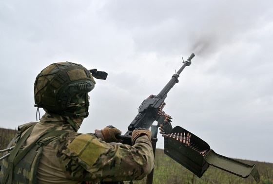    ВС РФ ведет огонь по воздушной цели