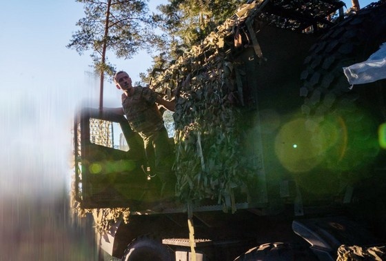    Военнослужащие вооруженных сил Украины в зоне боевых действий