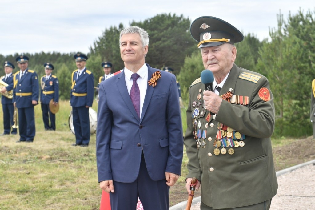    Артур Парфенчиков и Анатолий Щербаков. Фото: пресс-служба правительства Карелии