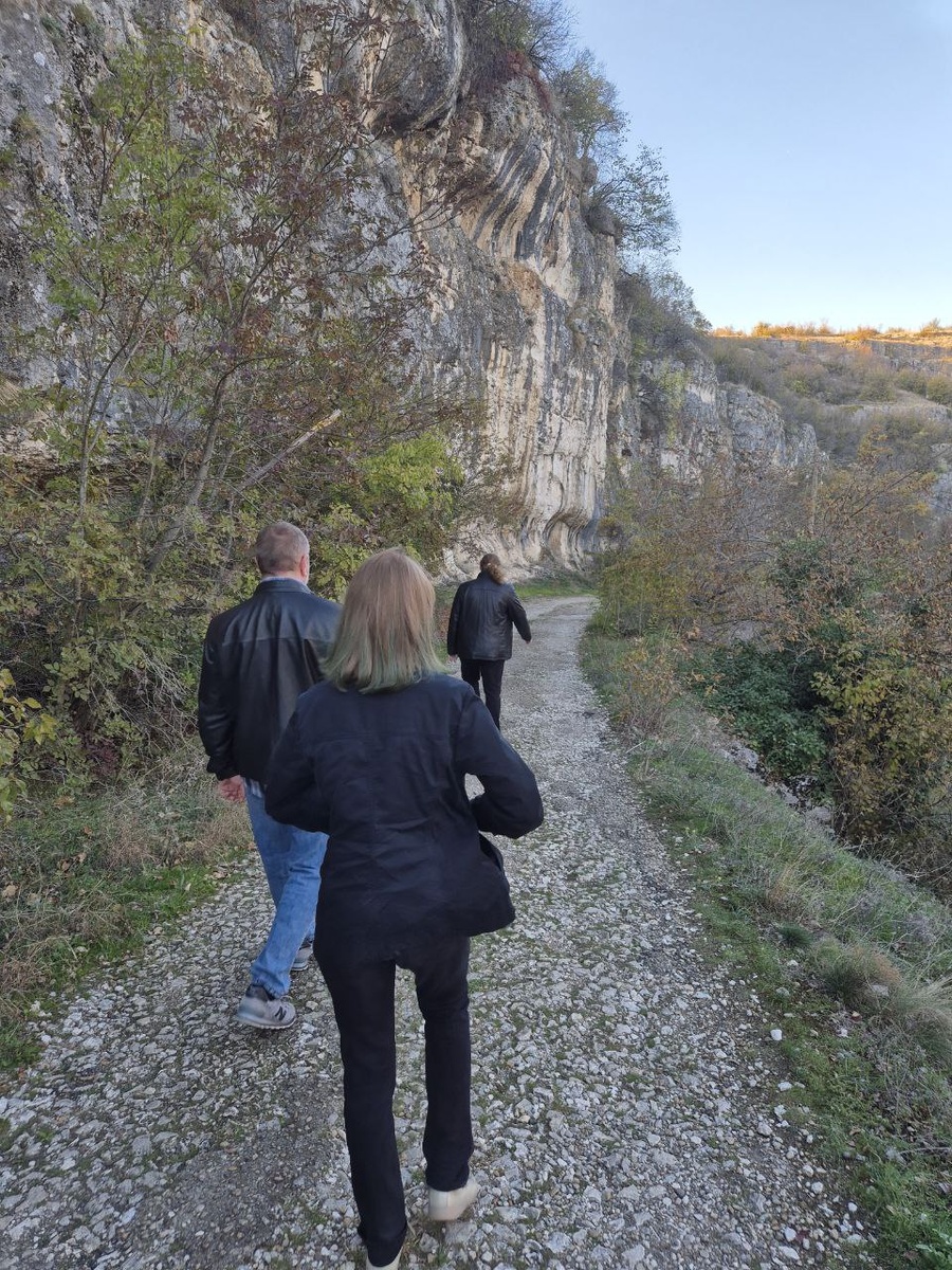 В путь - дорогу.