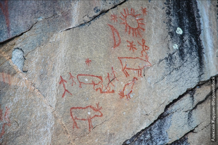 Фото Петроглифов на скале