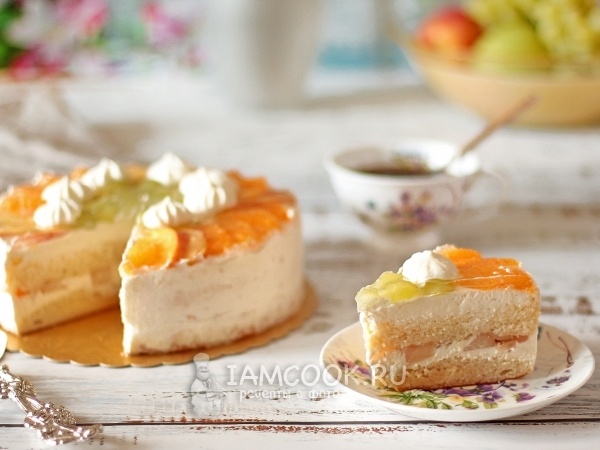 Фрукты и нежность в каждом кусочке: простые и вкусные тортики, которые всегда получаются