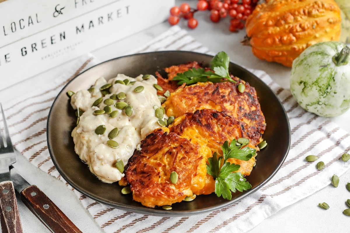 Тыквенные драники с жюльеном из курицы и Моцареллы