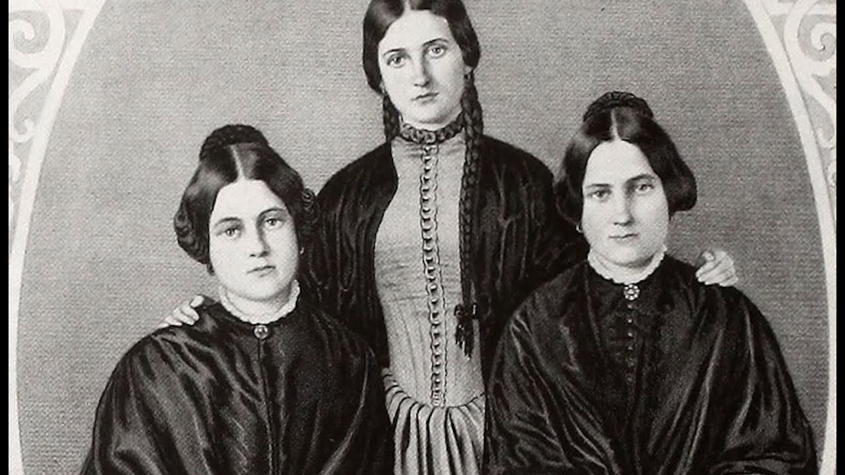 Сестры Фокс слева направо: Маргарет, Кейт и Лия