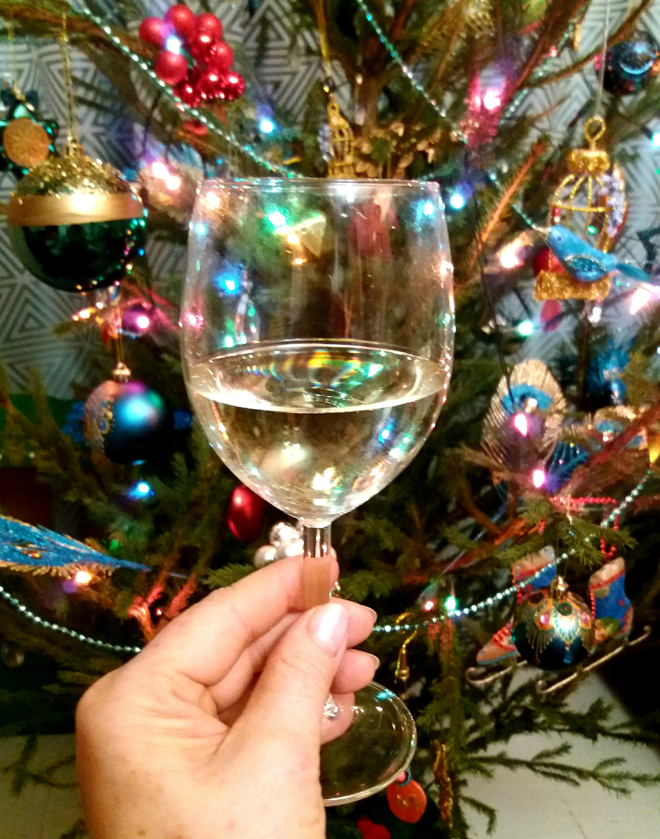 Кстати,  хвойный опад потом отправился на дачу.