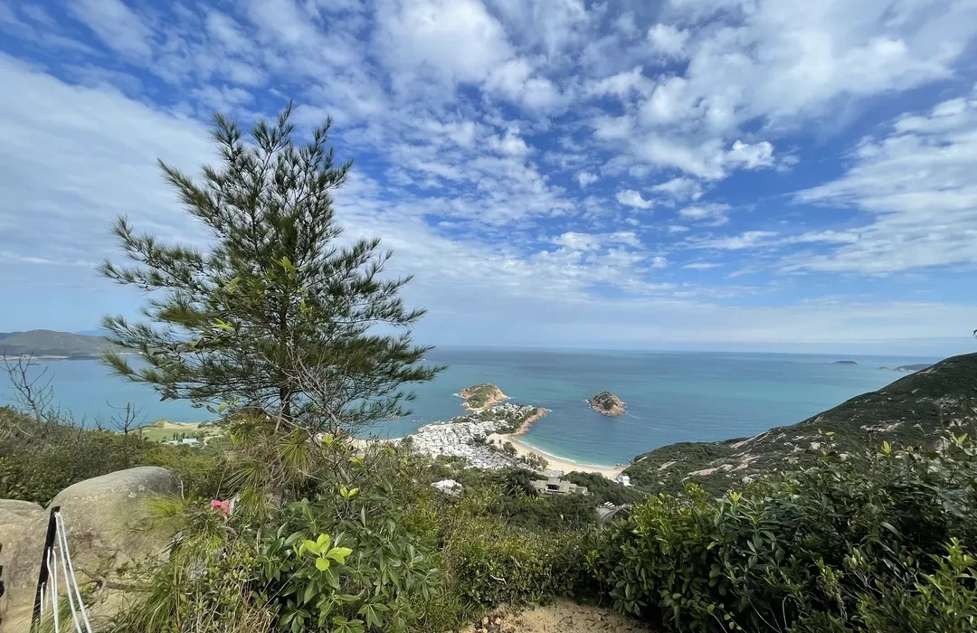 Немалая часть Гонконга до сих пор выглядит вот так