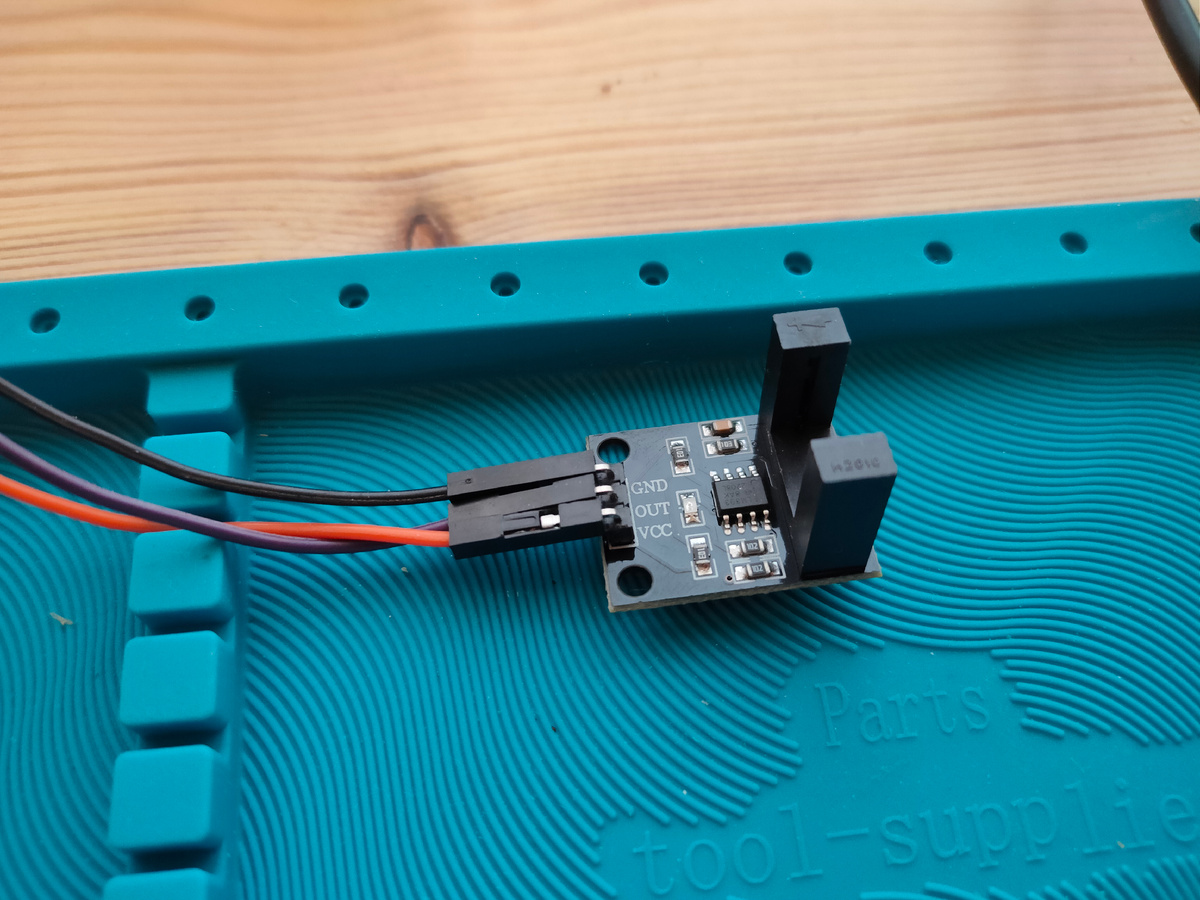 Датчик инфракрасного света на LM393