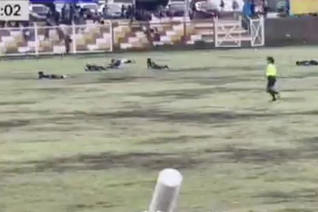    Момент сразу после удара молнии. Фото: кадр видео/ HuancaYorkTimes / X