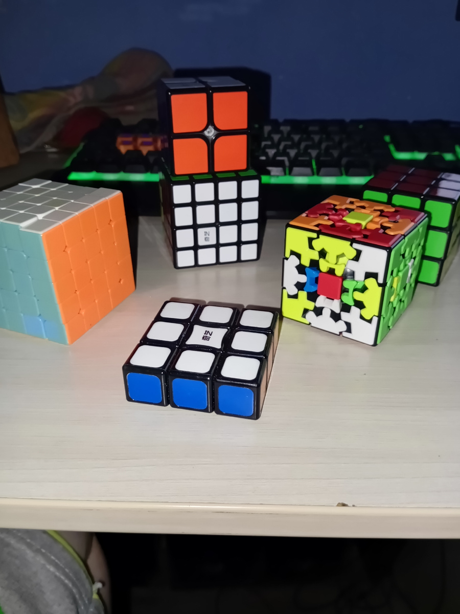  У меня их много и ещё больше. Люблю и умею их собирать. 