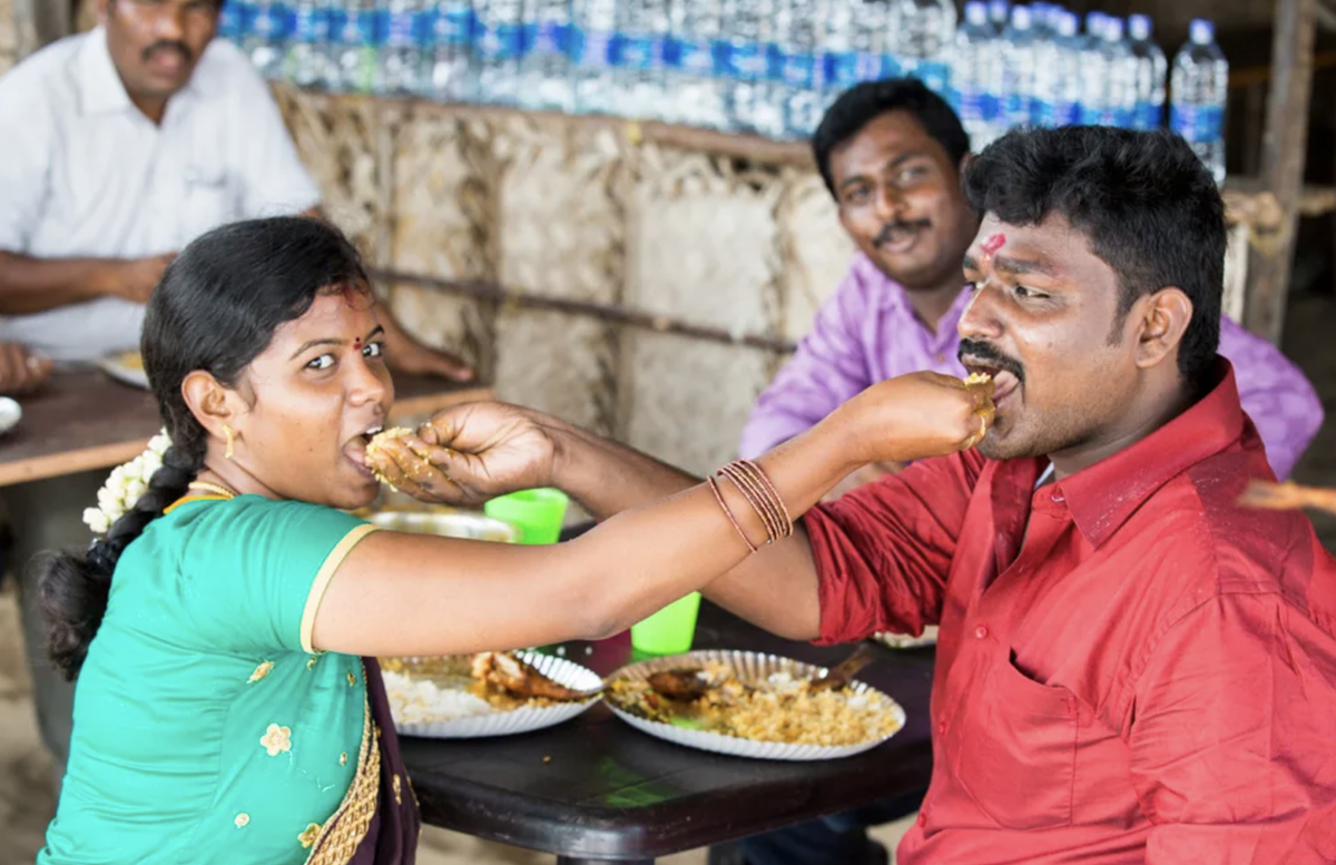 Собрание совета директоров JLR. Менеджеры скармливают друг другу истории про светлое будущее электрокаров в Jaguar