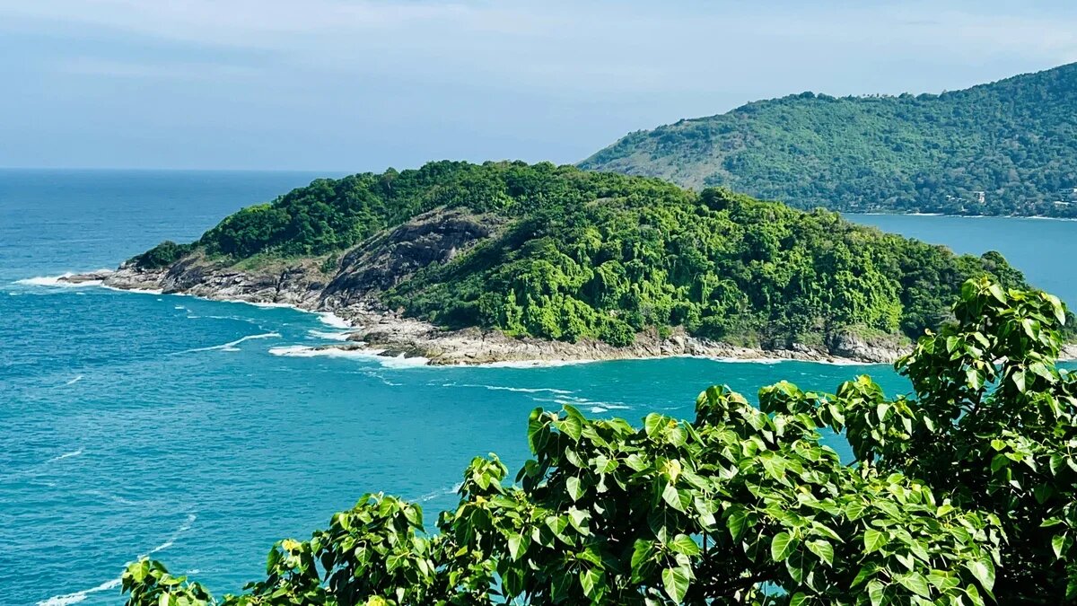    Раннее утро на мысе Промтеп. Пхукет, Таиланд. Фото: АТОР