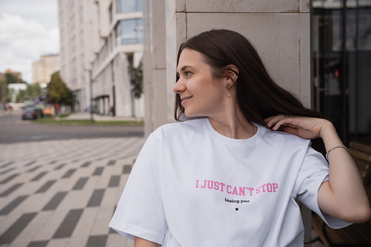 Белая футболка i just can't stop loving you total-love.ru