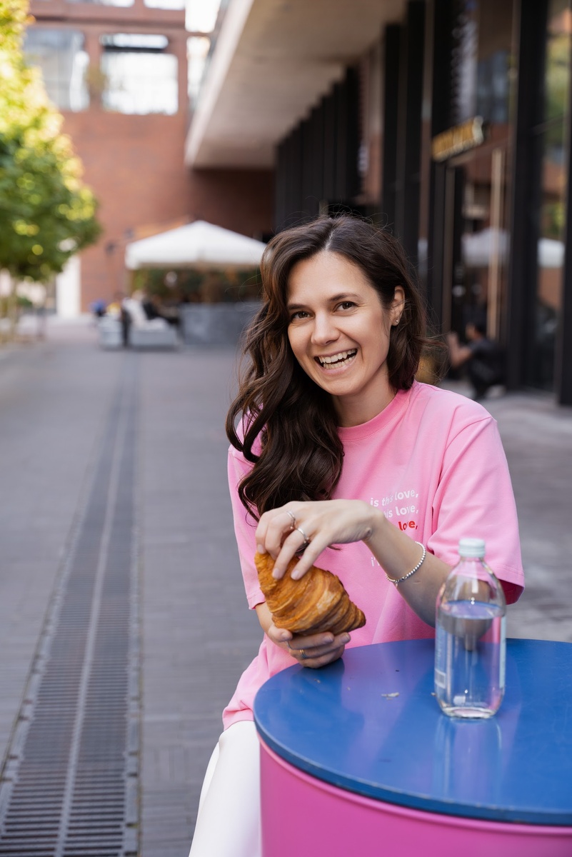 Женская oversized розовая футболка total love 