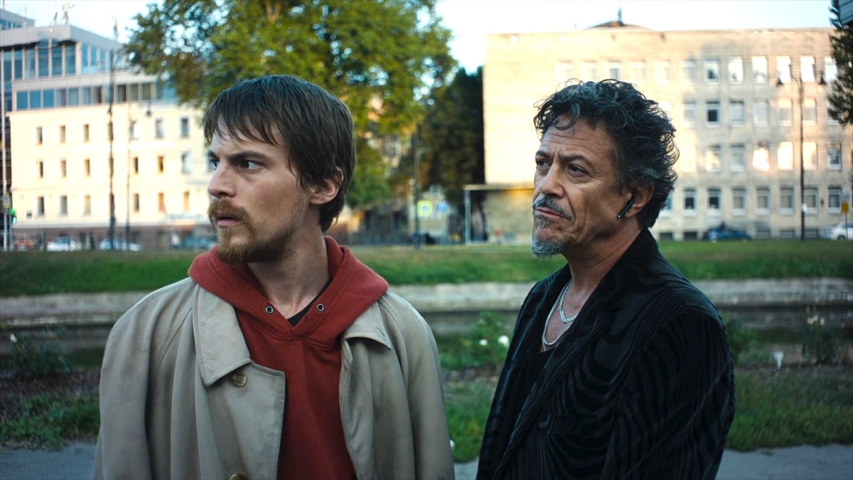 Раскольников и Тень. Кадр из т/с «Преступление и наказание».