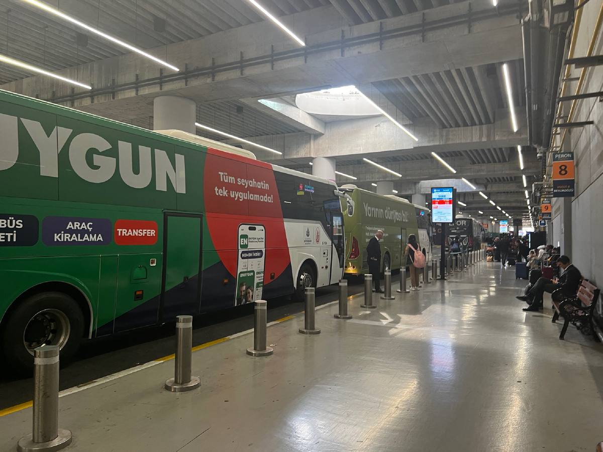 Зона отправления автобусов Havaist