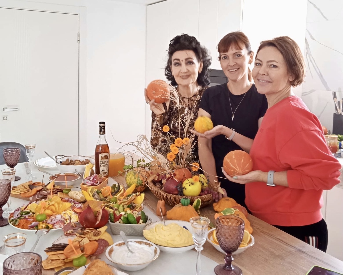 Девичник собрался на 50%. Фото автора канала