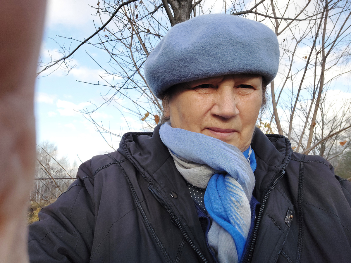 Вот в этот день, после дачи я и "гуляла" по дешевым магазинам и ела не дорогое мороженое. 