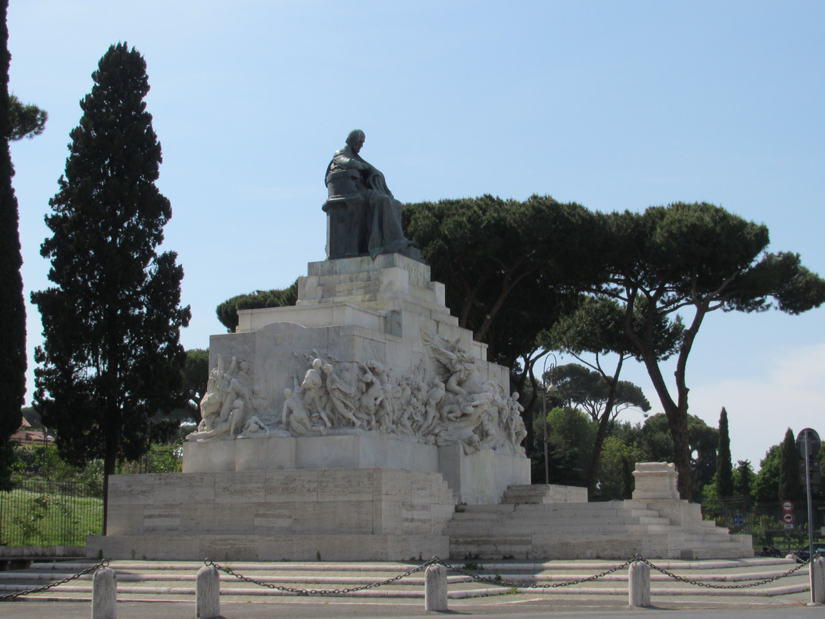 Памятник Джузеппе Мадзини в Риме