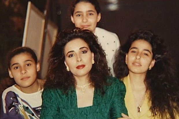 Аль-Файез с дочками