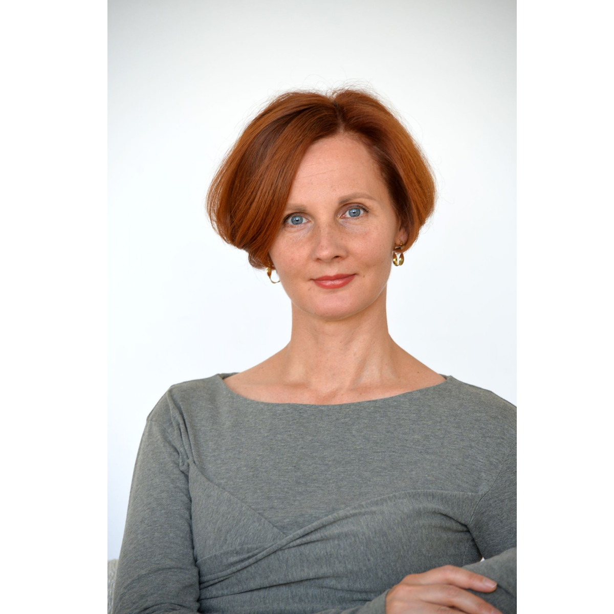 Меня зовут Вера Попиченко. Я парикмахер-стилист из Екатеринбурга.