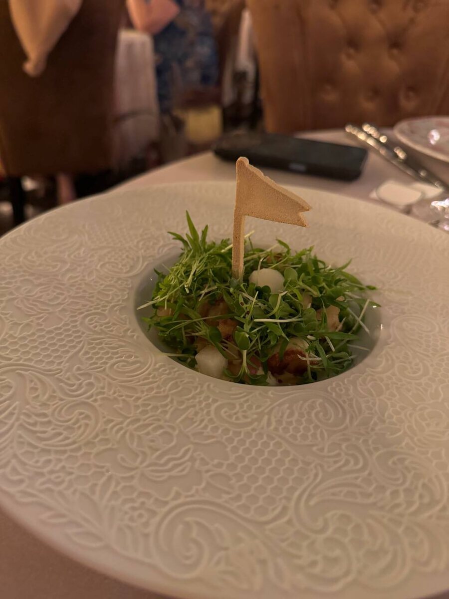 Салат "Гольф-шар" с хрустящим флажком