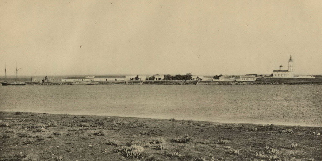 Общий вид селения Ак-Мечеть с западного берега бухты, 1911 год