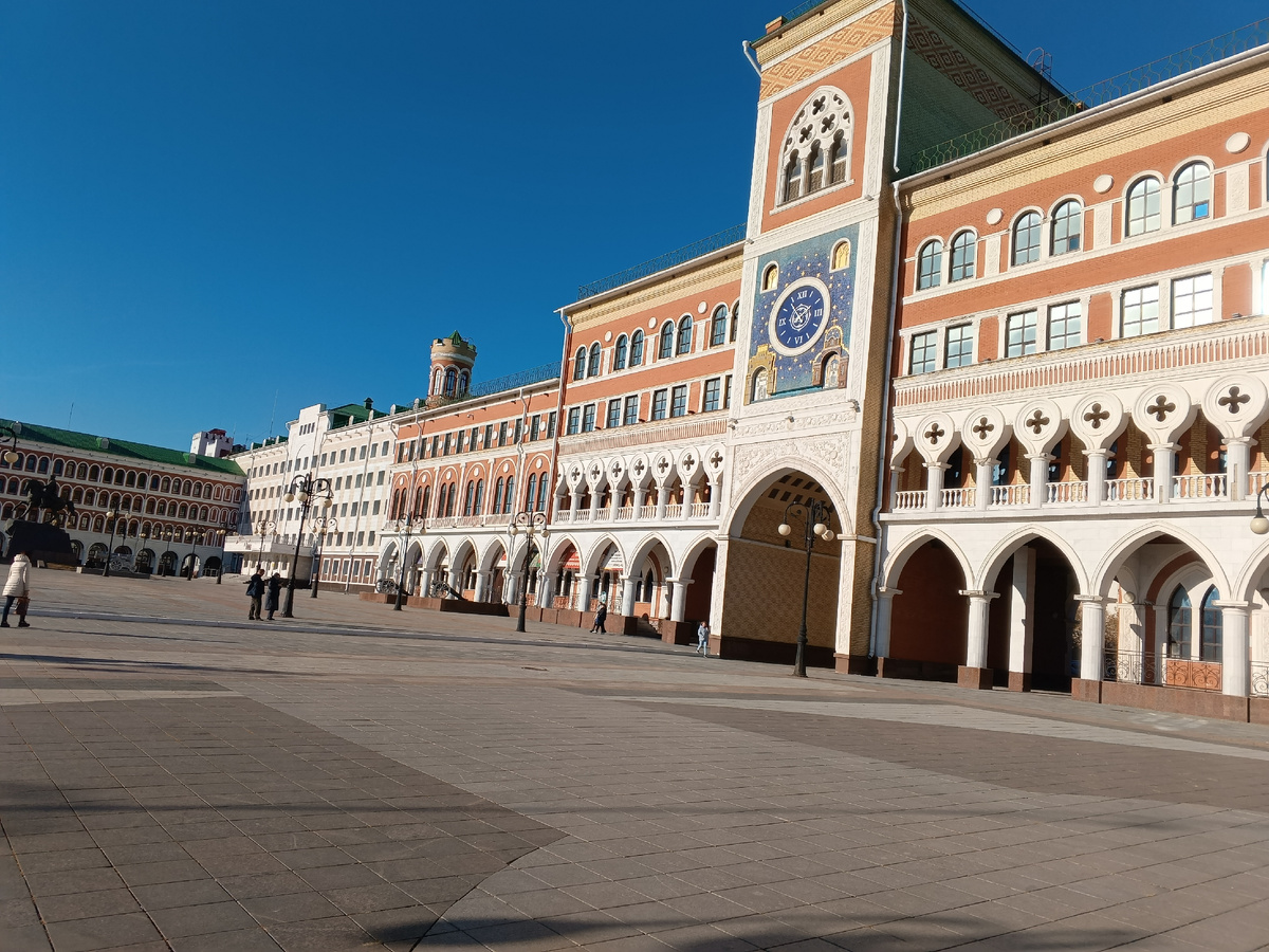 фото автора: вид площади Ноготокова-Оболенского