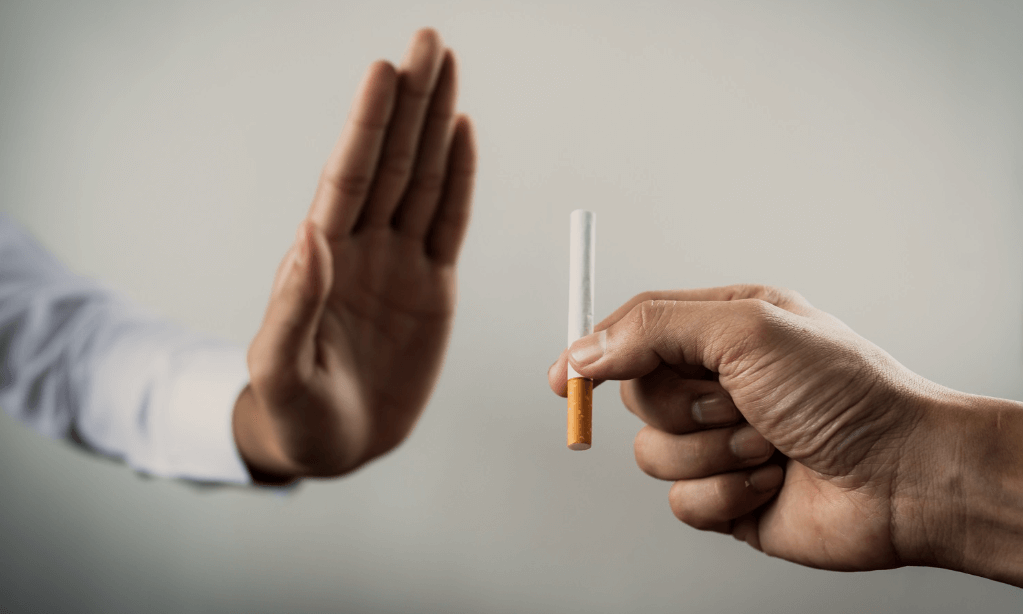    Чтобы побороть никотиновую зависимость, организму требуется довольно много времени. Источник фото: gorzdrav.org