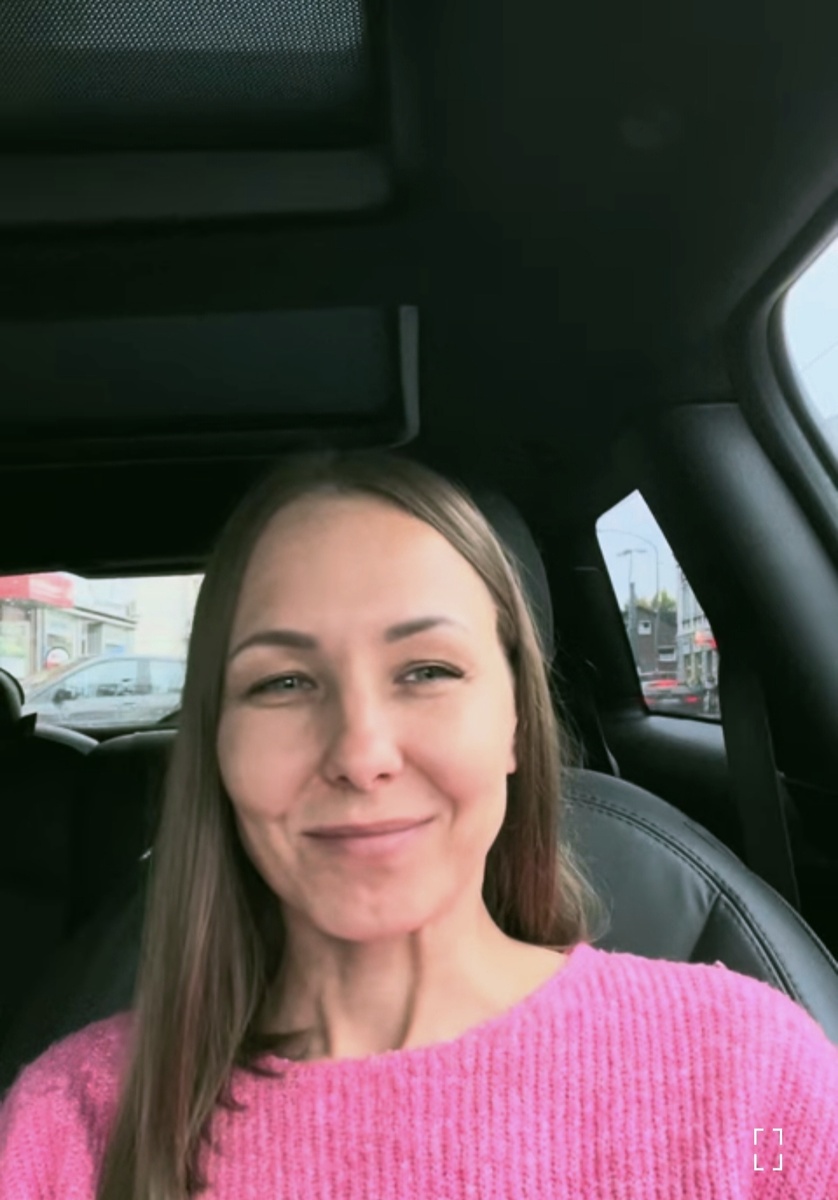 Скриншот из видео. Юлия.