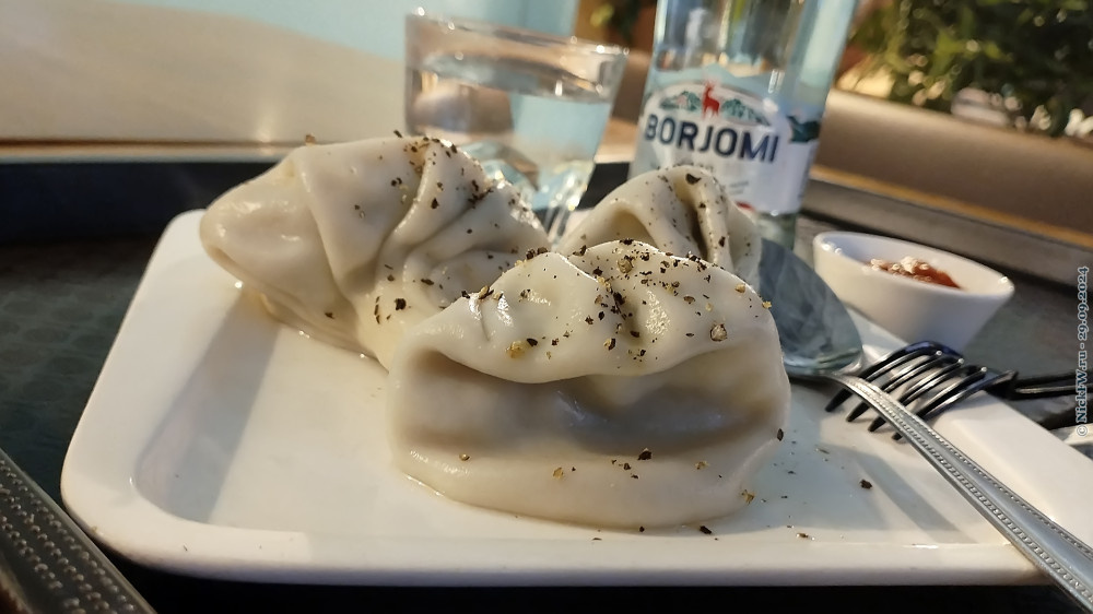 1. Хинкали и минералочка... © NickFW.ru — 29.09.2024г.