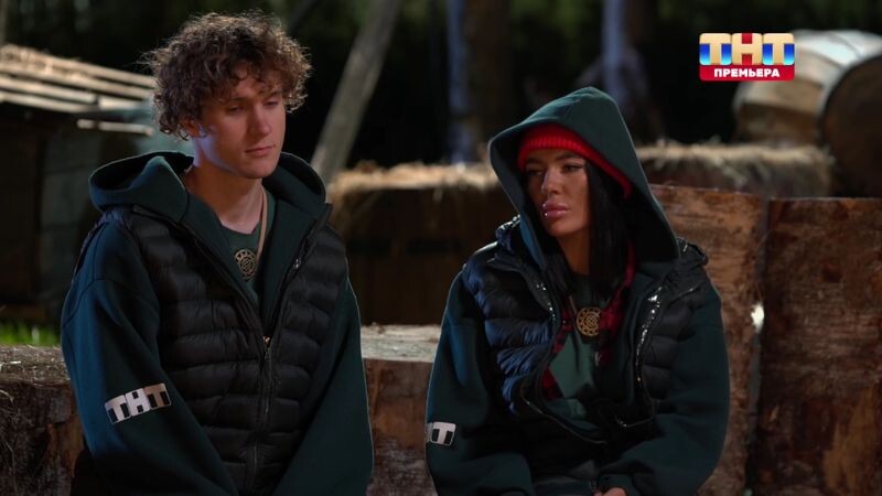    Андрей Савочкин плетет интриги против Мухи. Фото: кадр из шоу «Первые на деревне»