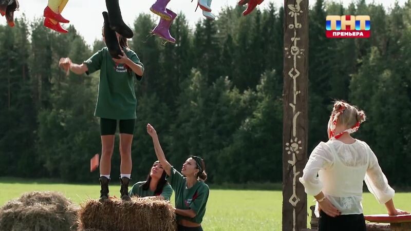     Алина Белькевич пыталась заработать. Фото: кадр из шоу «Первые на деревне»