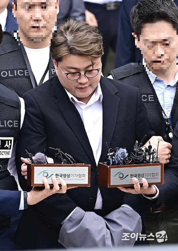    Трот-певец Ким Хо Джун