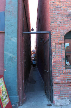 Улица Фан-Тан. Источник изображения: chinatown.library.uvic.ca